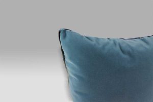 Cuscino 43x43 Varese Prussian double blu azzurro velluto Designers Guild