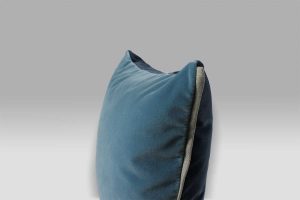 Cuscino 43x43 Varese Prussian double blu azzurro velluto Designers Guild