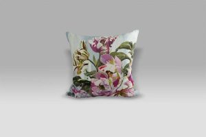 Cuscino 60x60 Delft Flower Sky lino stampato su base sfumata Designers Guild