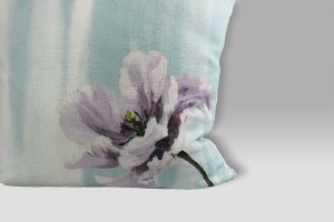 Cuscino 60x60 Delft Flower Sky lino stampato su base sfumata Designers Guild