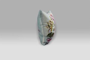 Cuscino 60x60 Delft Flower Sky lino stampato su base sfumata Designers Guild
