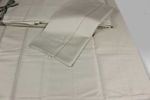 Completo Lenzuola Pergamon grigio chiaro con impuntura creta Mastro Raphael