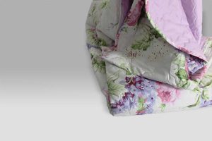 Trapuntino Tanya fiore rosa Martha O-Neil by Tag House