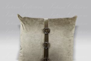 Cuscino Deco Q11 Jewel fibbia Bagnaresi Casa