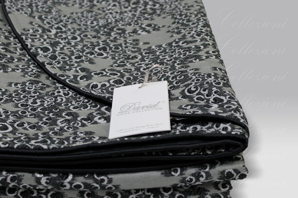 Copriletto Cerchietti nero David Home Collection
