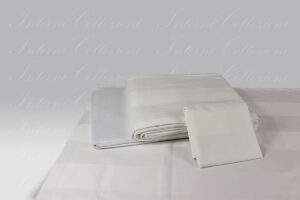Completo Copripiumino Prestige operato riga bianco Micol