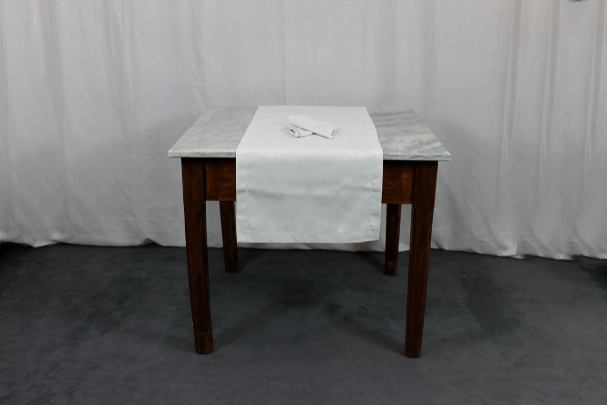 Runner con tovaglioli Origami argento Tessitura Randi Runner con tovaglioli Origami argento Tessitura Randi