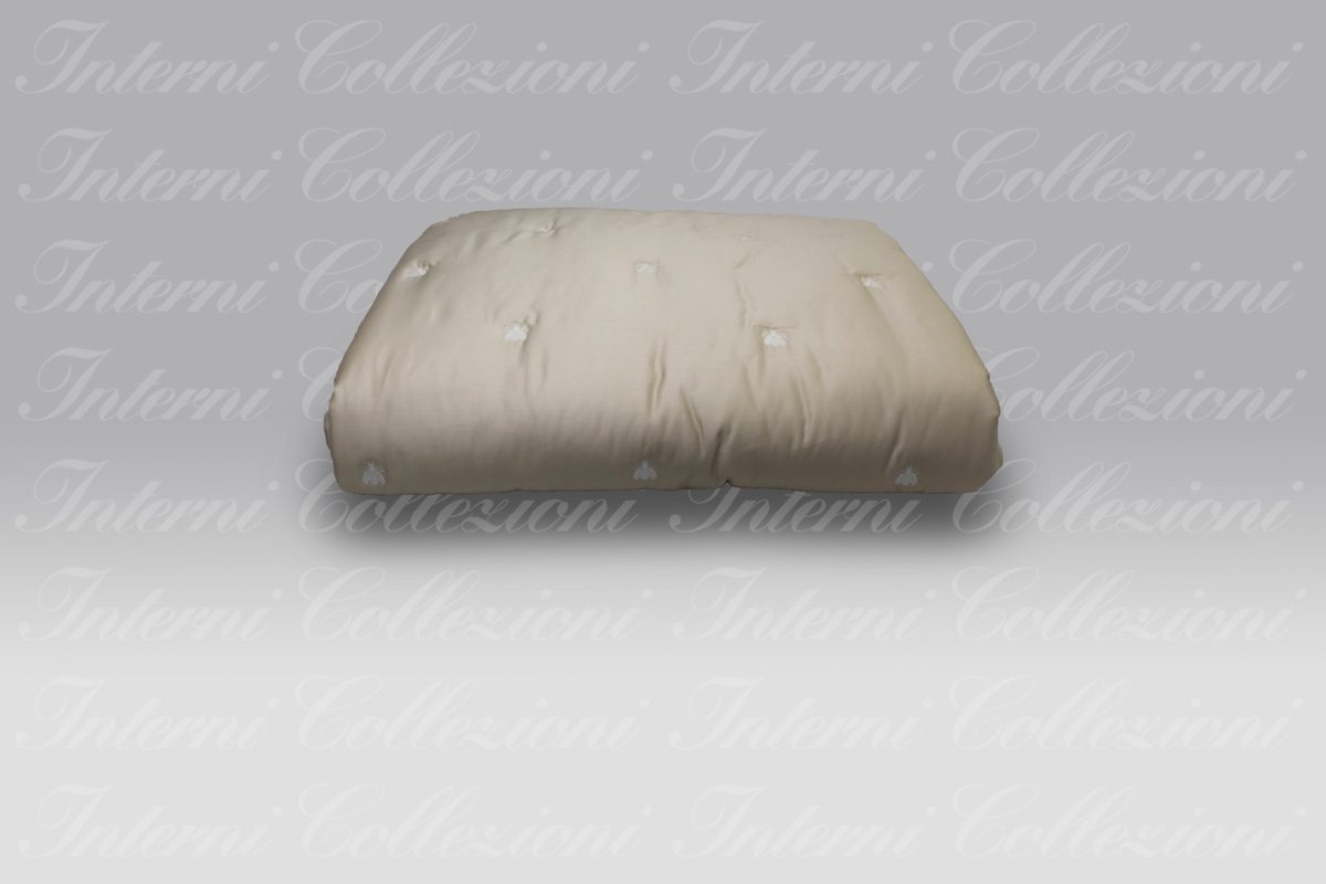 Quilt Api Satin paglia-avorio Mastro Raphael Quilt Api Satin paglia-avorio Mastro Raphael