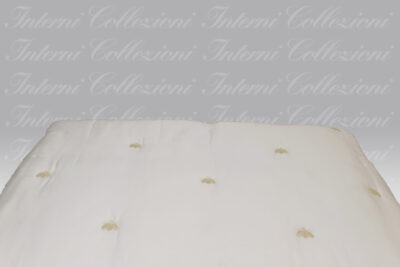 Quilt Api Satin bianco ricamo beige Mastro Raphael